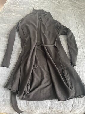 lunya the Short Robe, Black Long-Sleeve with Self-Tie, size M